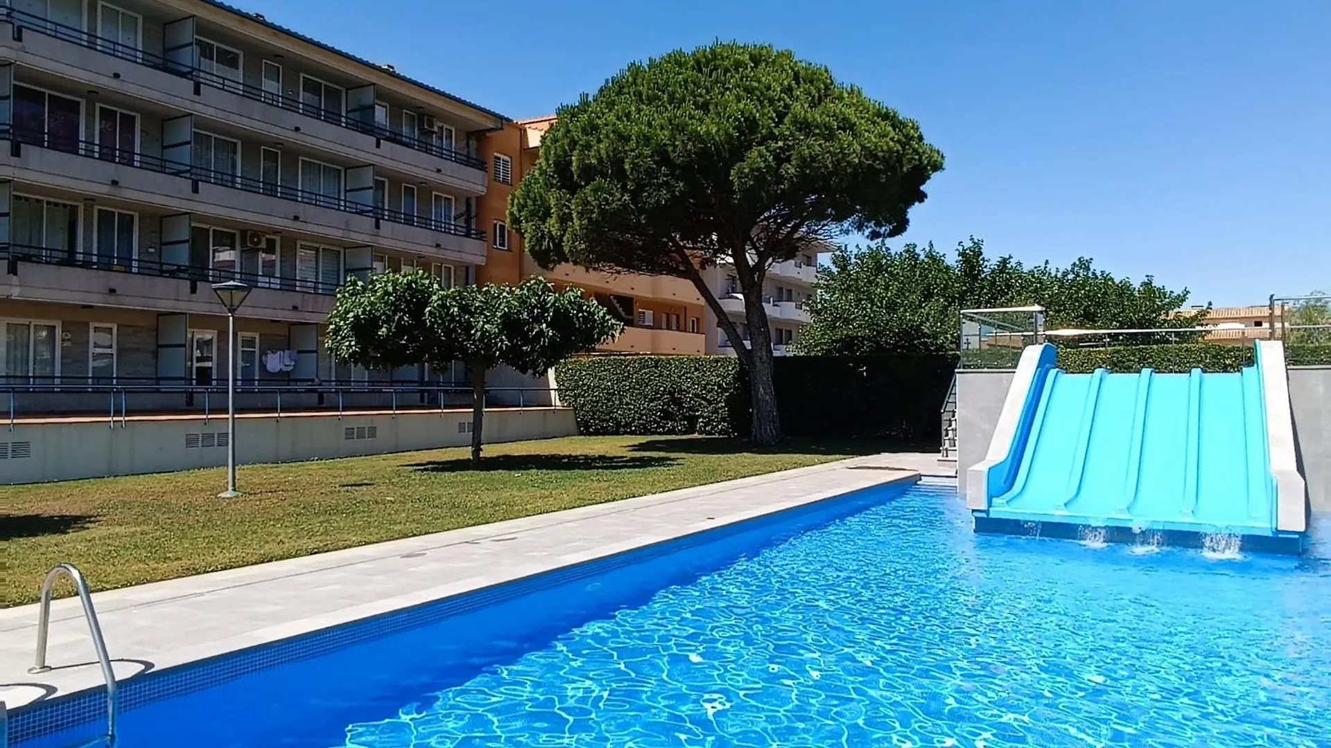 Blaupark apartamento vacacional con piscina y terraza en l'Estartit